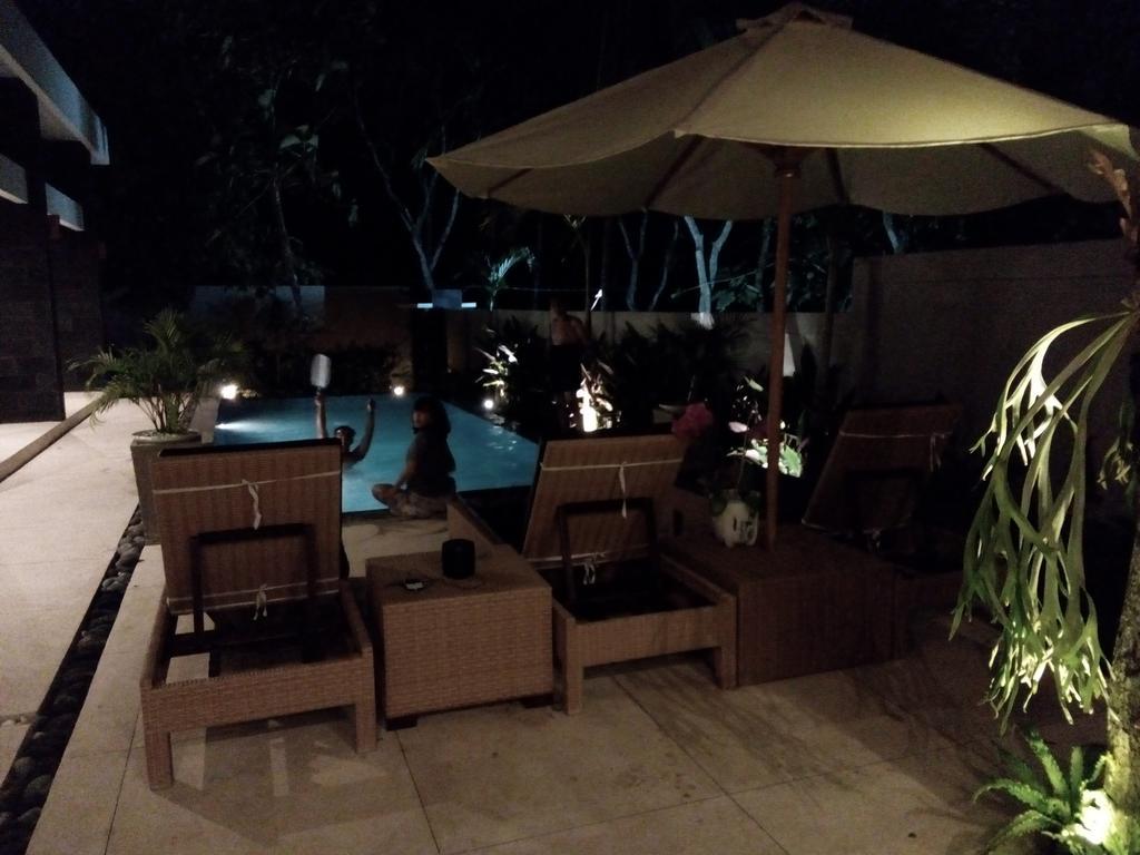 Narvik Villa Lombok Exterior photo