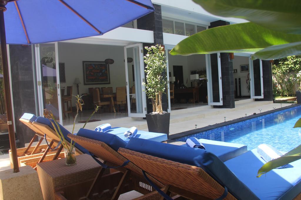 Narvik Villa Lombok Exterior photo