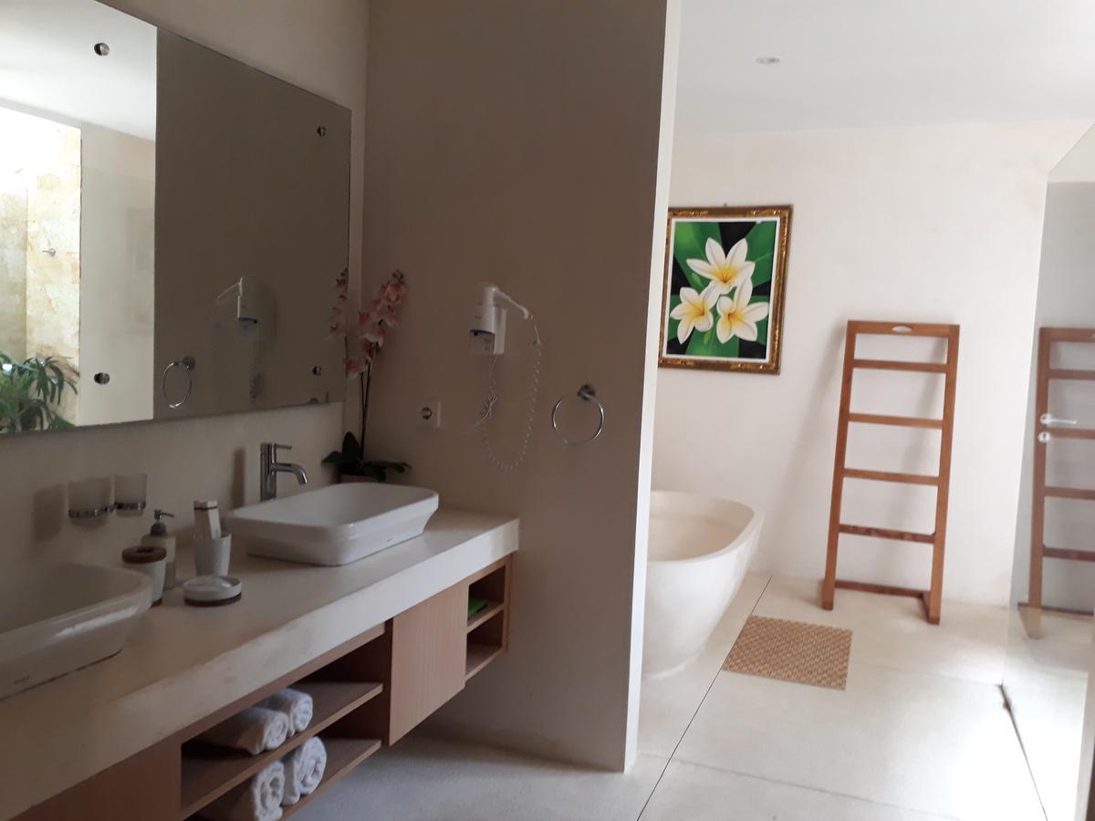 Narvik Villa Lombok Exterior photo