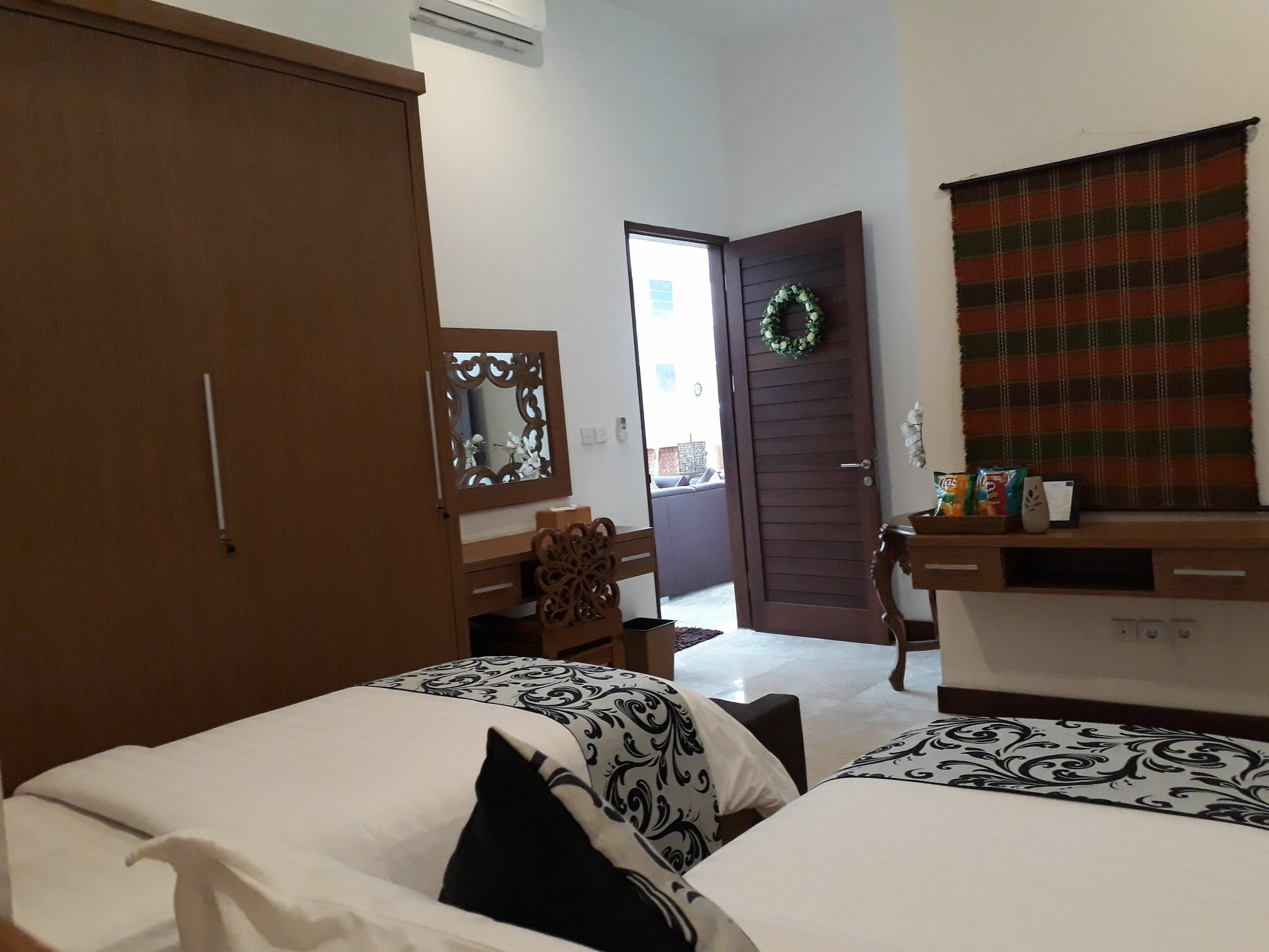 Narvik Villa Lombok Exterior photo