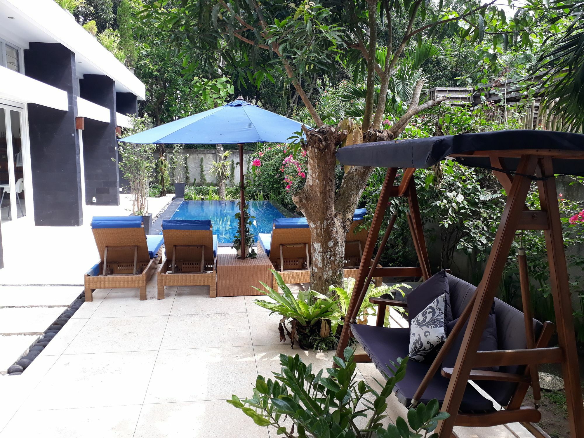 Narvik Villa Lombok Exterior photo